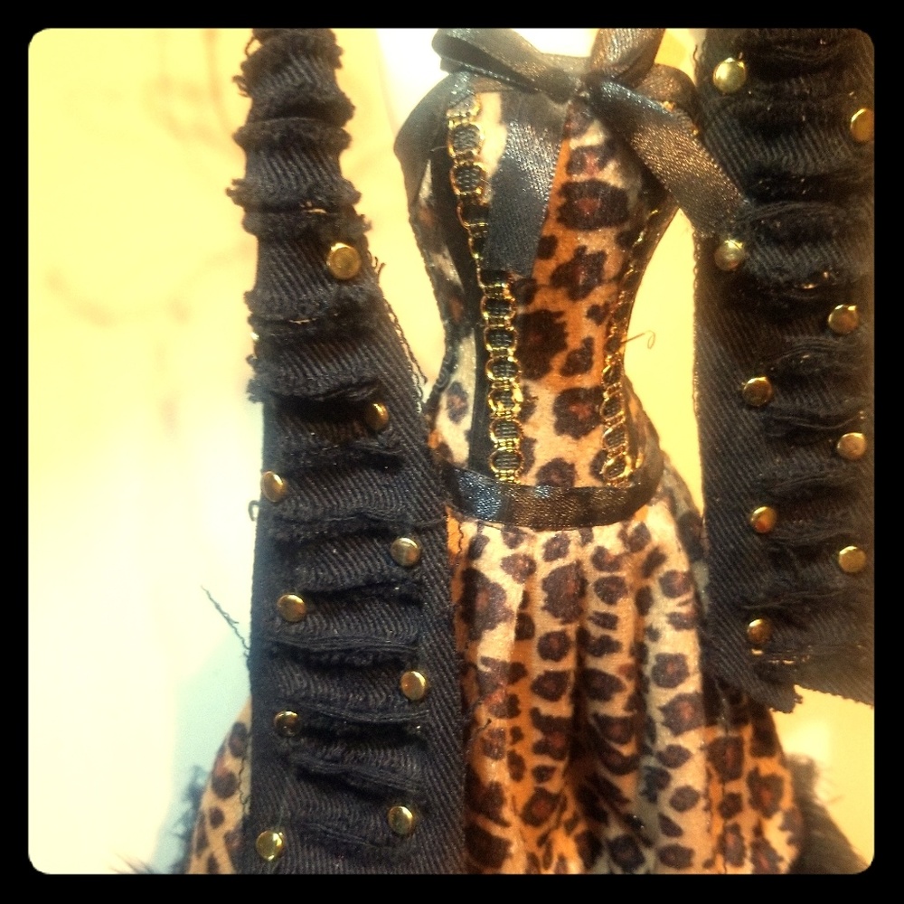 Earrings 7 inches
